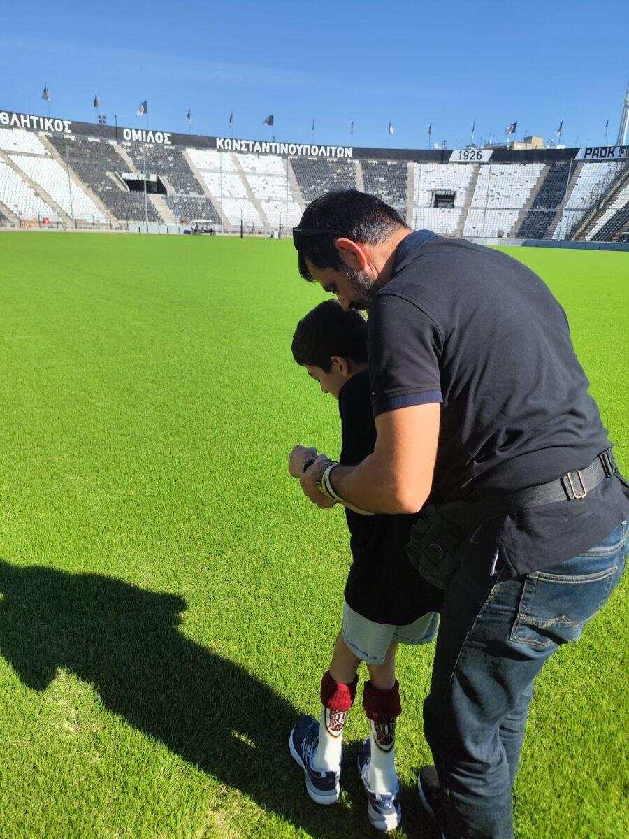 «Επέστρεψα σπίτι μου!» Ο μικρός Γιαννάκης έκανε τα πρώτα του βήματα στην Τούμπα
