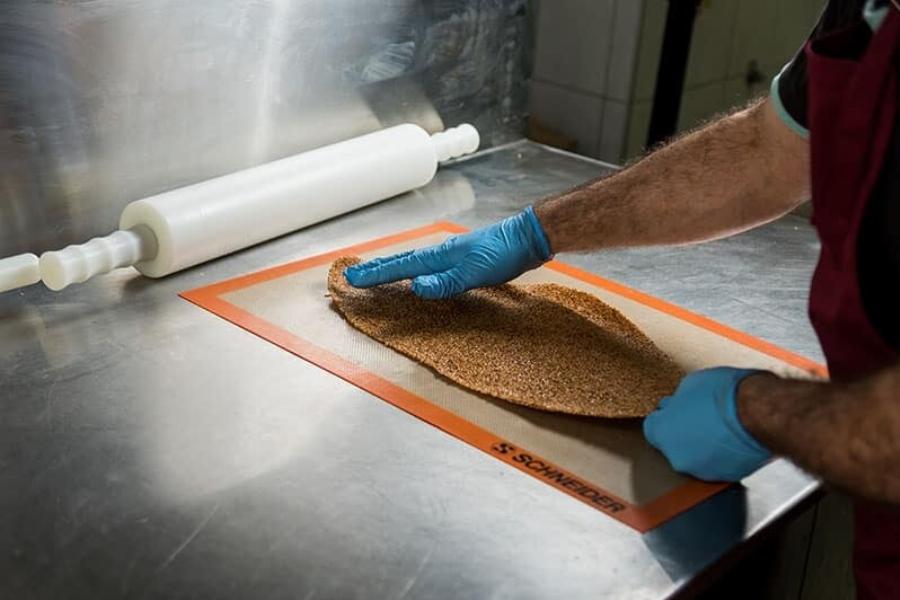 Το ελληνικό παραδοσιακό γλυκό που δίνει ενέργεια, ρίχνει τη χοληστερίνη, προστατεύει την καρδιά και κάνει καλό στα οστά