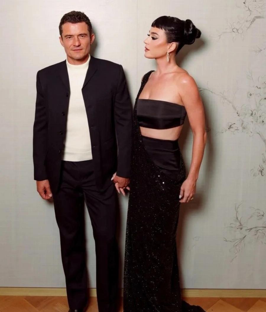 BOMBA στη σοουμπίζ: Δεν το περίμενε καvείς – Γνωστό ζευγάρι xωpiζει