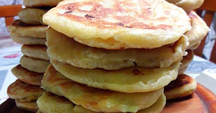 Τυρόπιτες στο τηγάνι με 2 γεμίσεις που ξετρέλαναν όλους – Δεν ήξεραν ποια να διαλέξουν!