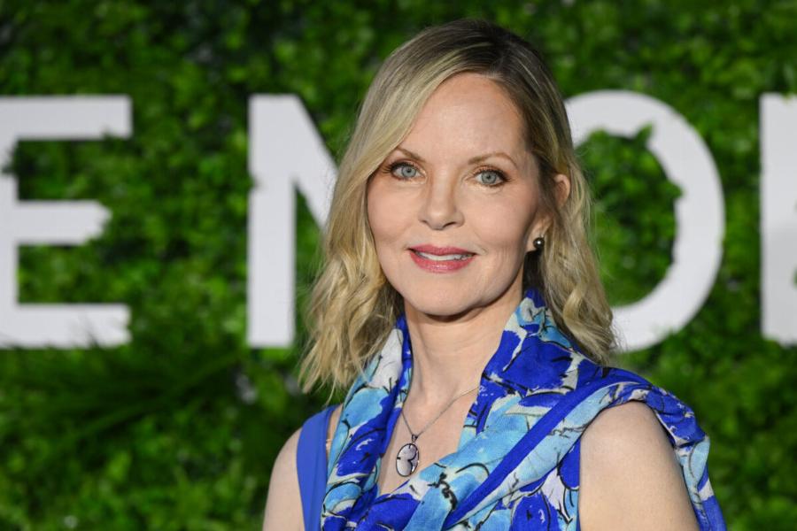 Μεγαλώνει φυσικά, παραμένει μία κούκλα στα 62 της: Η Μαίρη από το «Μικρό Σπίτι στο Λιβάδι» βάζει κάτω και 30άρες