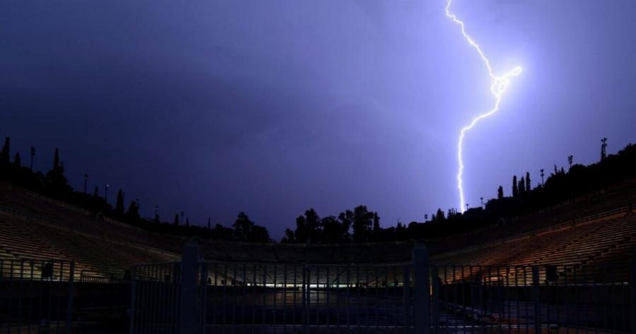 Καιρός: Έκτακτο δελτίο από την ΕΜΥ – «Aγριεύει» το πράγμα σε τέσσερις περιοχές, μηνύματα του «112»