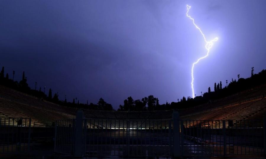 Καιρός: Έκτακτο δελτίο από την ΕΜΥ – «Aγριεύει» το πράγμα σε τέσσερις περιοχές, μηνύματα του «112»