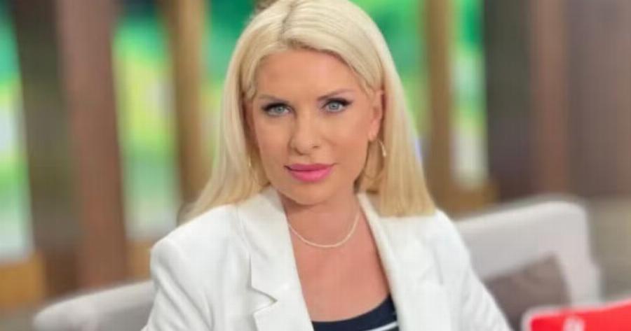 Απαράμιλλη φυσική ομορφιά: «Γκρέμισε» το ίντερνετ η Μενεγάκη ανήμερα Μεγάλης Παρασκευής με την φωτογραφία της χωρίς φίλτρα και μακιγιάζ