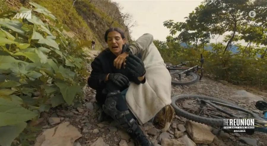 Oύρλιαζε από τον πόνο στην αγκαλιά του Σάκη: Το ατύχημα της Χριστίνας Μπόμπα στη Βολιβία που σόκαρε την παραγωγή