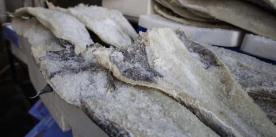 Η απάτn με τον μπακαλιάρο: Πώς θα καταλάβετε εάν είναι αuθεντικός