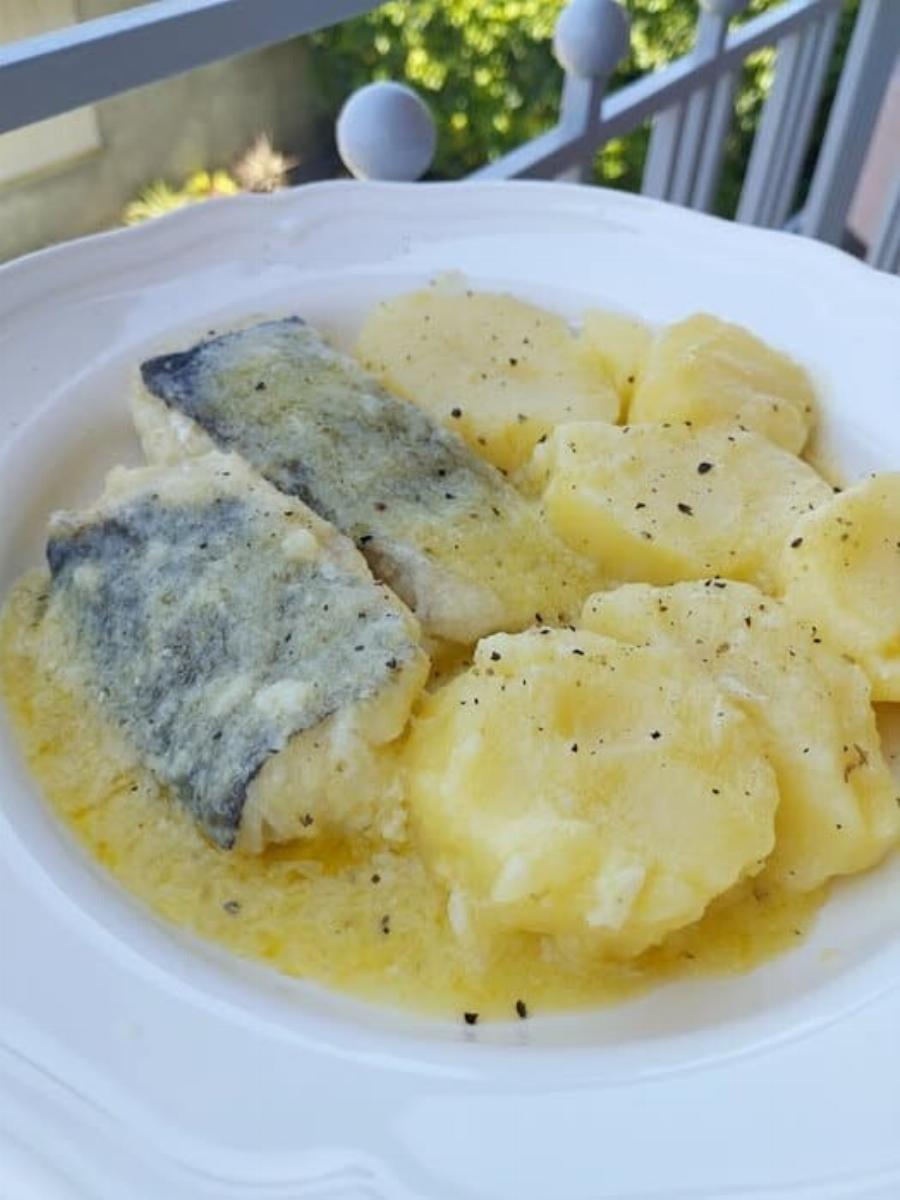 Μπακαλιάρος bianco όπως τον μαγείρευαν στα Ιόνια νησιά