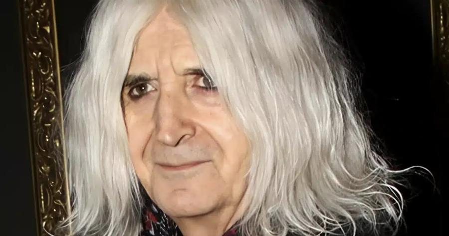 Καρβέλας: «Πιστεύετε σε έναν Θεό ο οποίος δε βοήθησε ποτέ γιατί δεν υπάρχει, αν γκρεμίσουμε τις εκκλησίες θα θεραπεύσουμε τη φτώχεια»