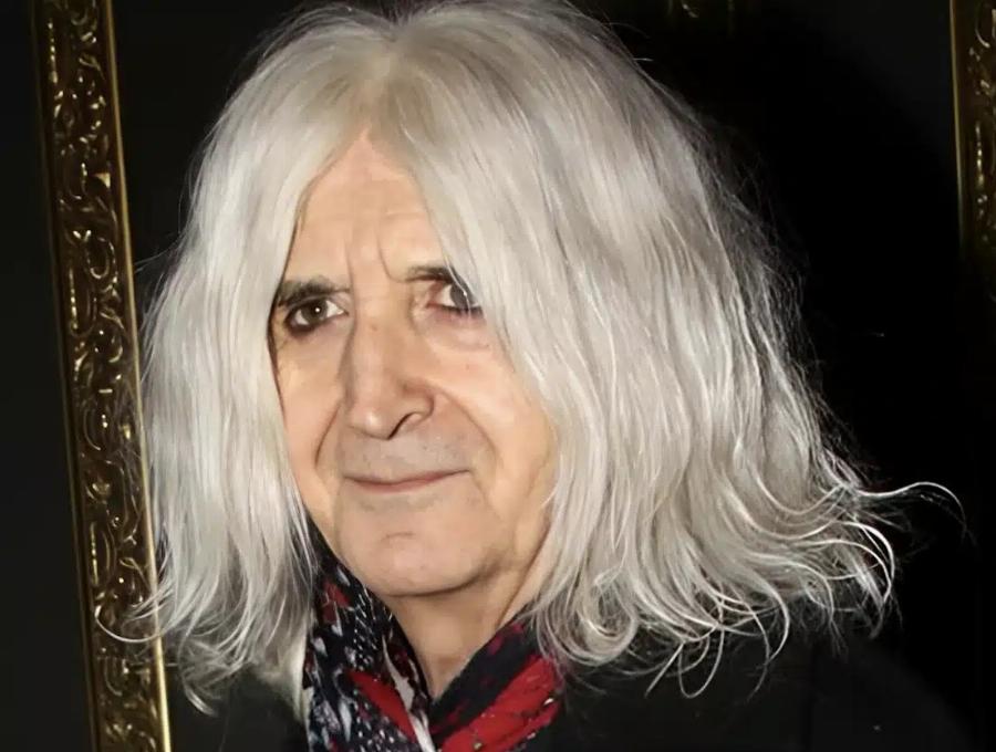 Καρβέλας: «Πιστεύετε σε έναν Θεό ο οποίος δε βοήθησε ποτέ γιατί δεν υπάρχει, αν γκρεμίσουμε τις εκκλησίες θα θεραπεύσουμε τη φτώχεια»