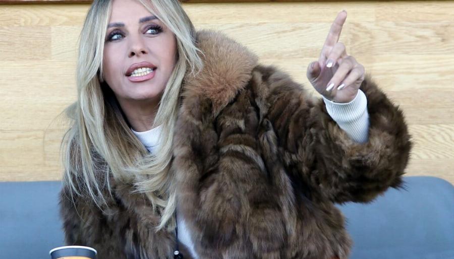 EKTAKTO για Γωγώ Μαστροκώστα