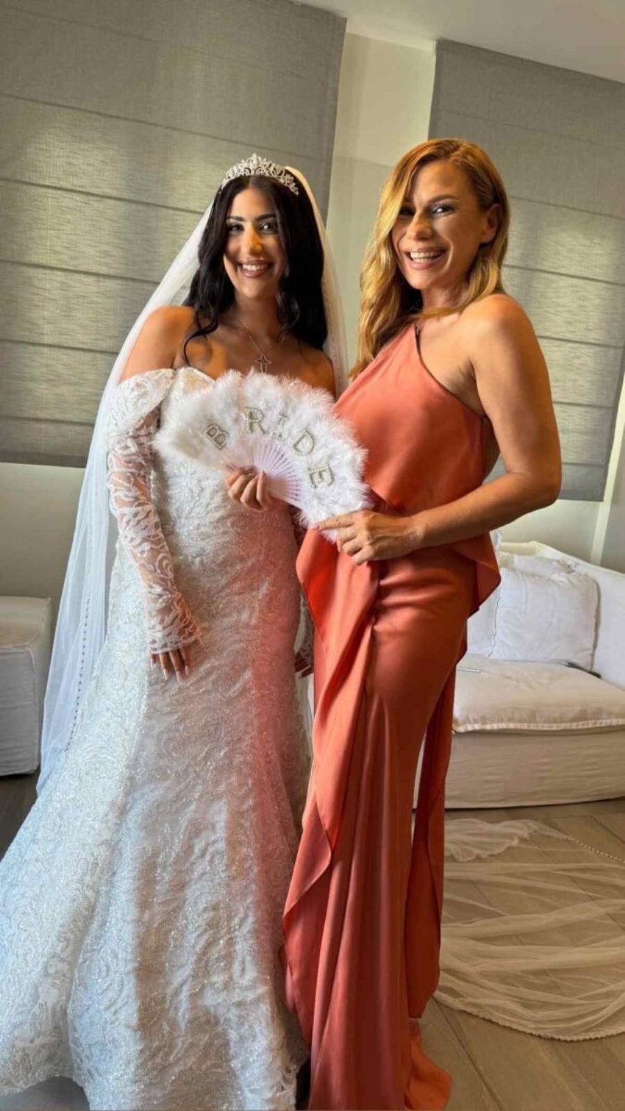 ΓΝΩΣΤΟ ΖΕΥΓΑΡΙ ΠΑΝΤΡΕΥΤΗΚΕ ΣΗΜΕΡΑ ΜΕ ΚΟΥΜΠΑΡΑ ΤΗΝ ΚΑΡΑΒΑΤΟΥ