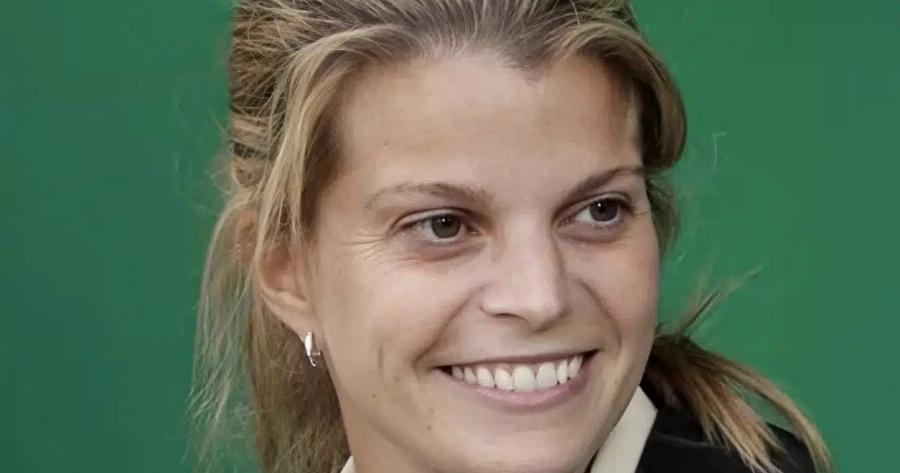 Χαμός με την νέα εμφάνιση της Αθηνάς Ωνάση στο Παρίσι – Ανανεωμένη, με νέο χρώμα στα μαλλιά της