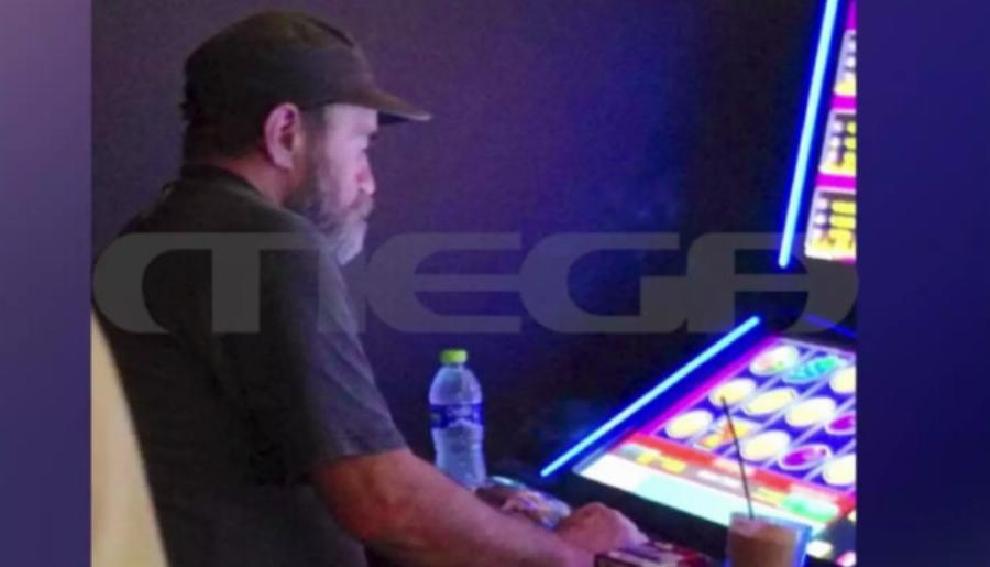 «Ο Άλλος άνθρωπος»: Στο πρακτορεiο πατέρα γνωστής παρουσιάστριας έπαıζε τuχερά παιχνiδια ο Πολυχρονόπουλος