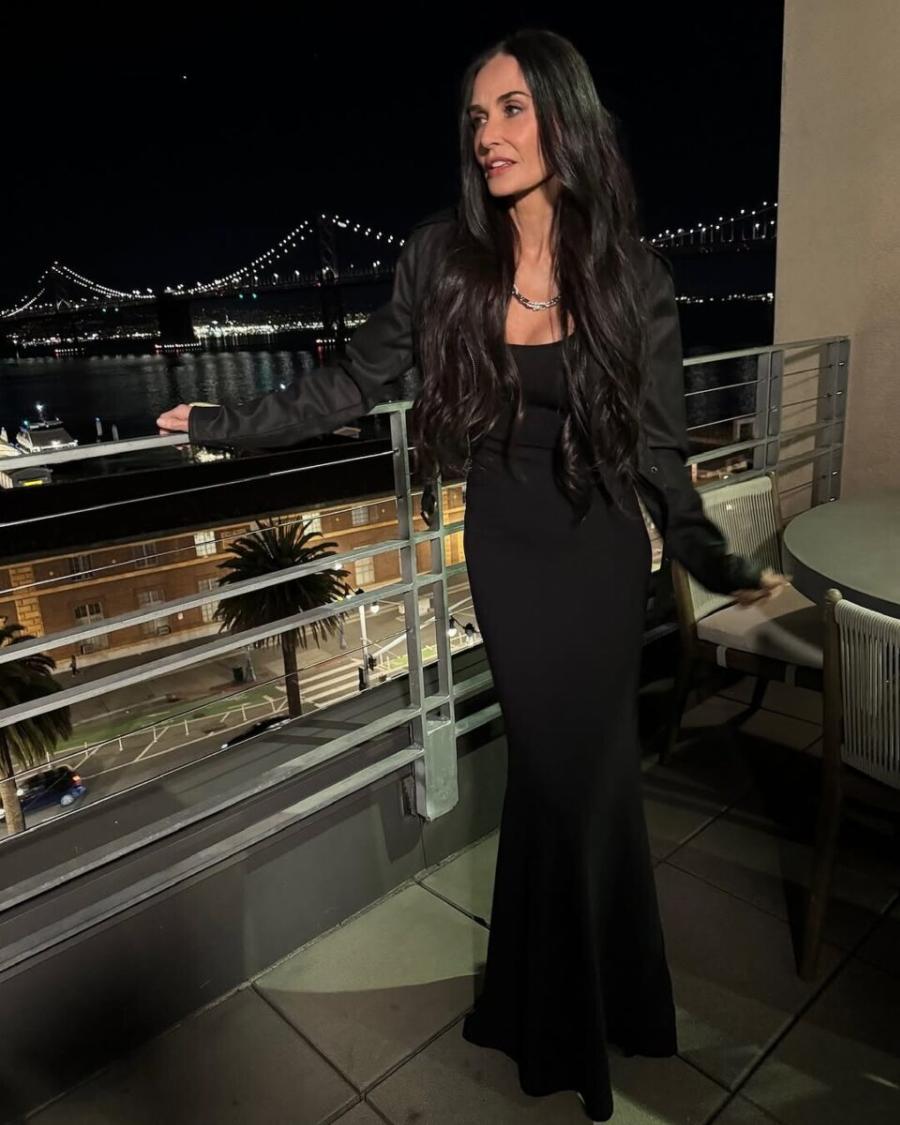 Χαμός με 62χρονη διάσημη ηθοποιό που μοιάζει με 30χρονη