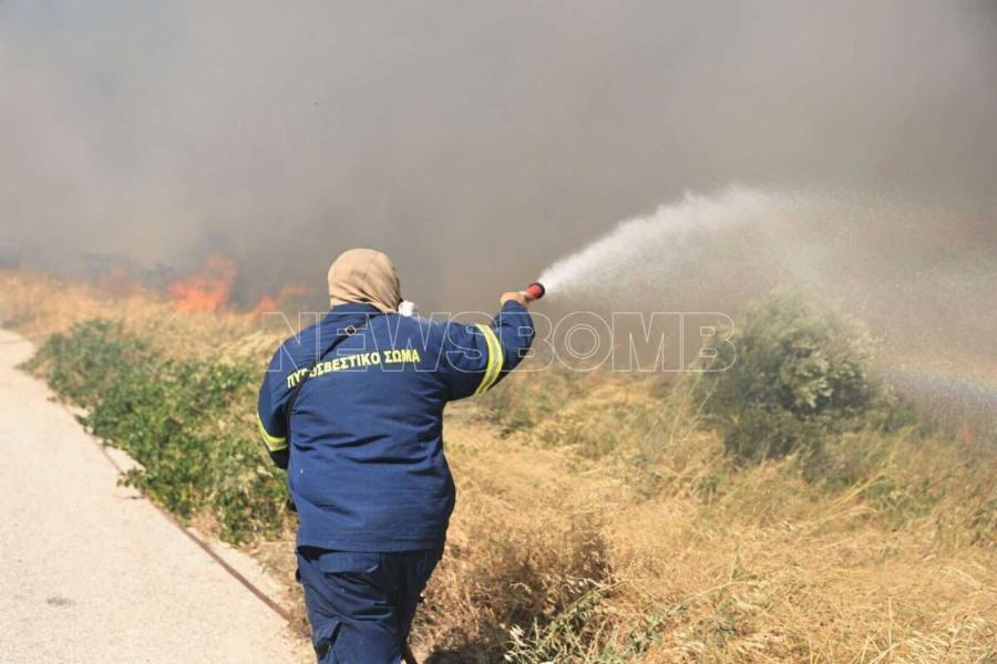 Φωτιά τώρα σε Πικέρμι – Ραφήνα: «Καίγονται σπίτια, δεν έχουν σταματήσει οι ισχυροί άνεμοι»