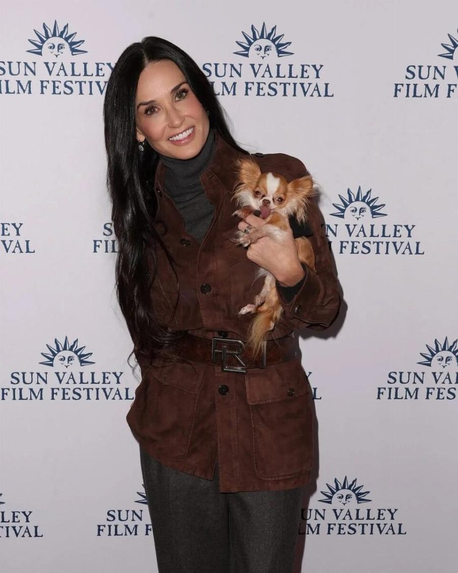 Χαμός με 62χρονη διάσημη ηθοποιό που μοιάζει με 30χρονη