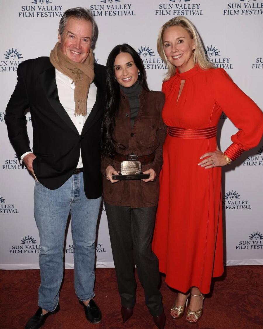 Χαμός με 62χρονη διάσημη ηθοποιό που μοιάζει με 30χρονη