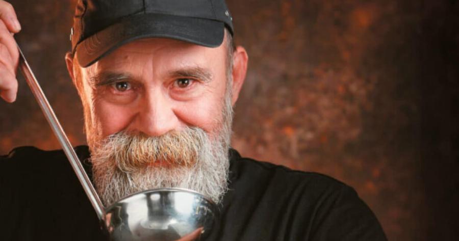 «Ο Άλλος άνθρωπος»: Στο πρακτορεiο πατέρα γνωστής παρουσιάστριας έπαıζε τuχερά παιχνiδια ο Πολυχρονόπουλος