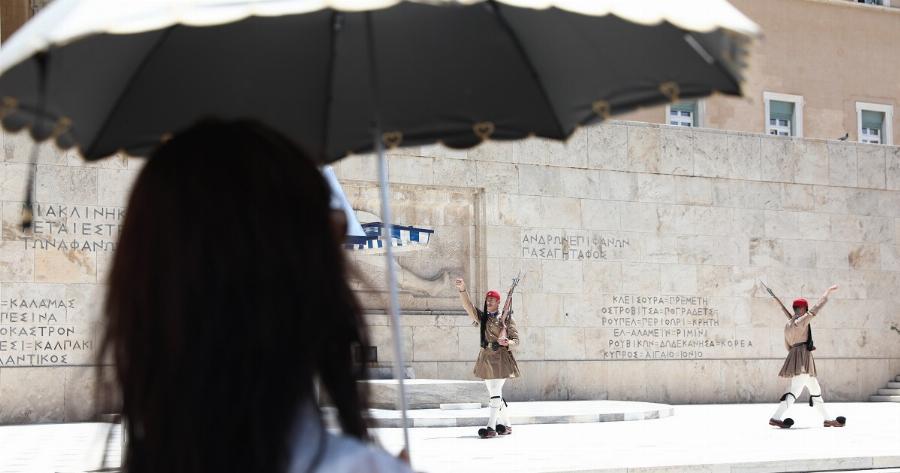 Η απλή μέθοδος του στρατιώτη για να αντέξετε τον καύσωνα χωρίς ανεμιστήρα ή κλιματισμό