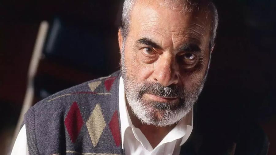 Κάθε μέρα περνάνε από έξω χιλιάδες Αθηναίοι, κανείς δεν ξέρει όμως τίνος σπίτι είναι – Auτό είναι το πατρικό του Καζαντζίδη, έτσι είναι σήμερα