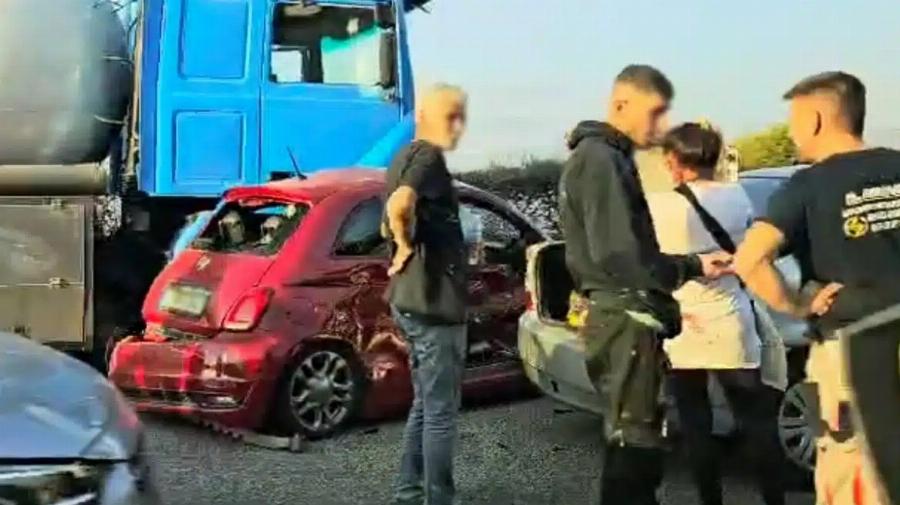 Τροχαίο με καραμπόλα 10 οχημάτων στην εθνική οδό στο ύψος των Μεγάρων