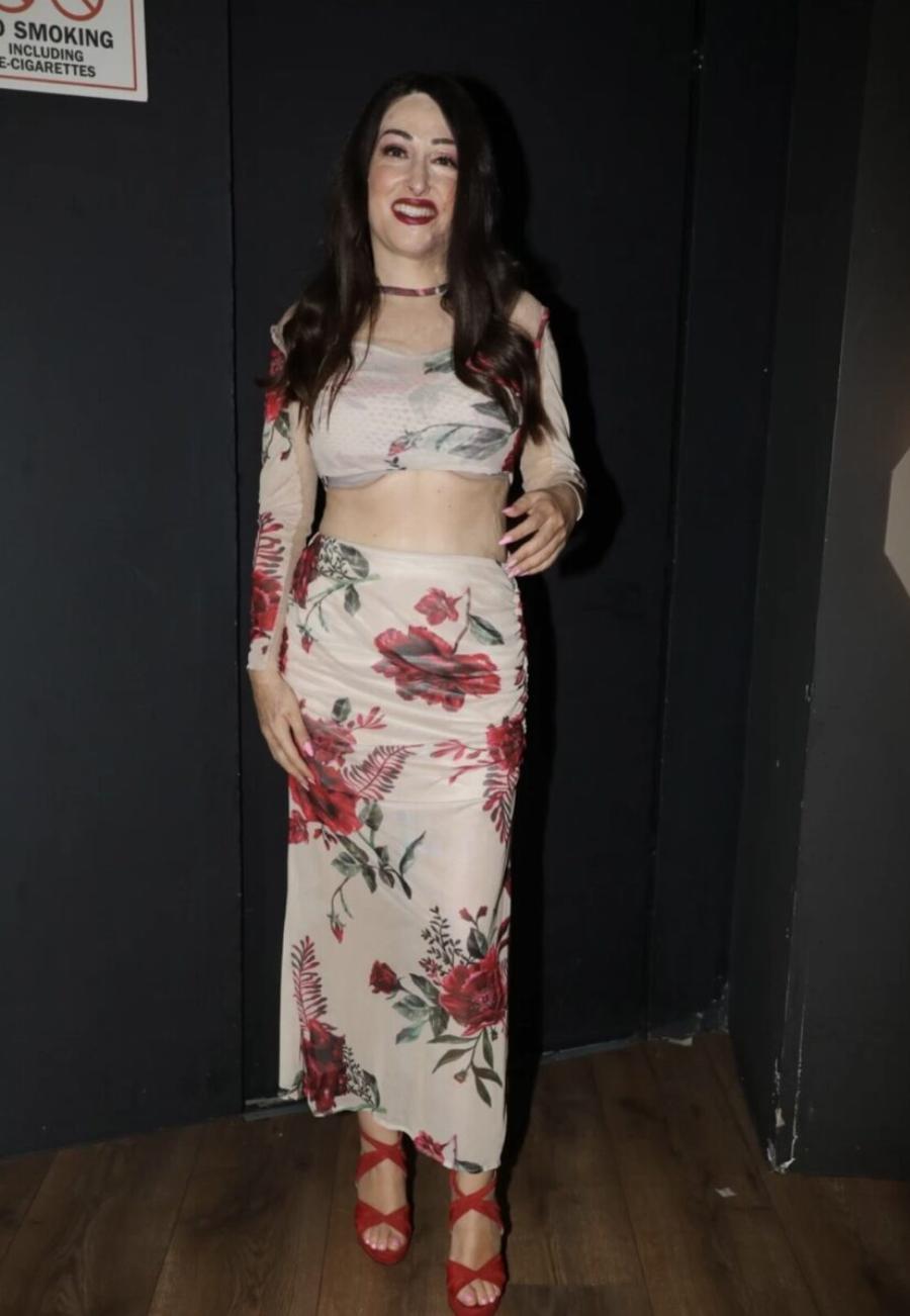 Νέο κορμί με κοιλιακούς «φέτες»: Η Ιωάννα Παλιοσπύρου πήγε ντυμένη έτσι στα μπουζούκια & έκλεψε την παράσταση