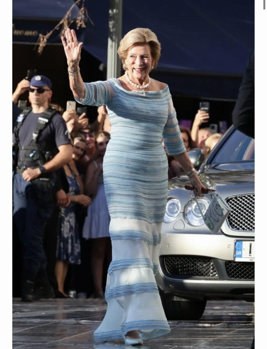 Έτσι τίμησε τον Βασιλιά Κωνσταντίνο: Κυρία με Κ κεφαλαίο η Άννα Μαρία στον γάμο της κόρης της, συγκίνησε το πανελλήνιο