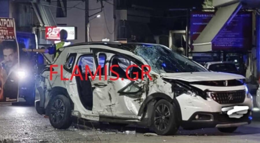 Τρεις μανάδες περιμένουν στο νοσοκομείο: Τροχαίο σοκ, αυτοκίνητο 19χρονων καρφώθηκε σε νταλίκα