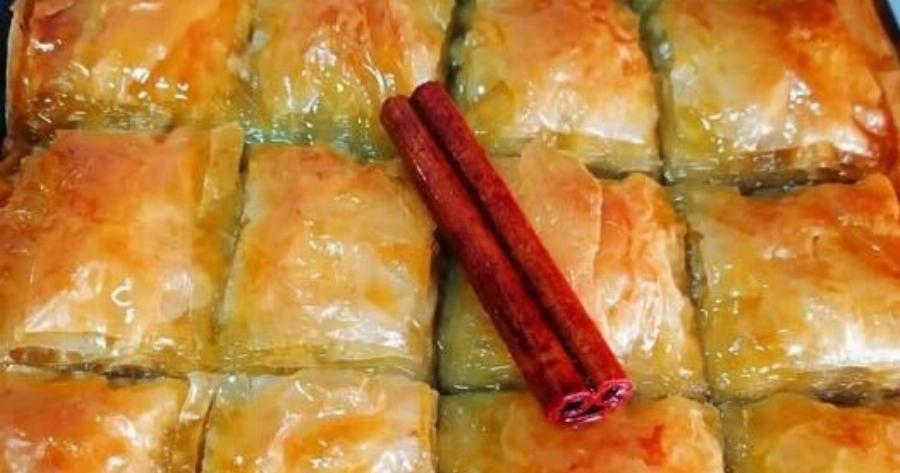 Παραδοσιακή κολοκυθόπιτα σιροπιαστή που εξαφανίζεται από το ταψί