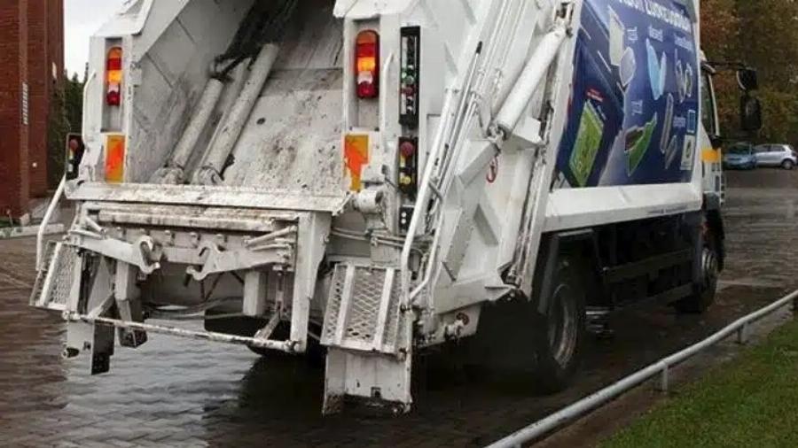 Tpαγωδiα στον Πειραιά