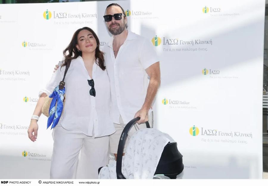 Βαλαβάνη: Εξιτήριο από το μαιευτήριο με τον Μόργκαν και το νεογέννητο γιο τους (Φωτογραφίες)