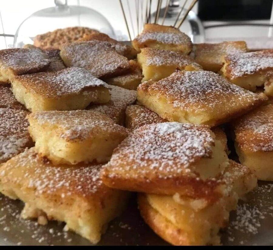 Παραδοσιακή γαλατόπιτα με σιμιγδάλι και κανέλα – Εύκολη συνταγή