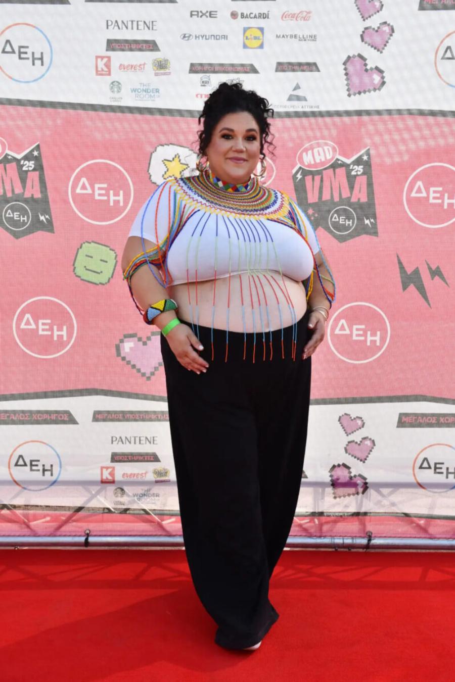 MAD VMA 2025: Εμφανίστηκε με την κοιλιά έξω στον 8ο μήνα εγκυμοσύνης και δίδαξε… αυτοπεποίθηση