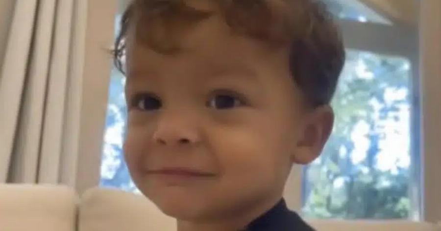 Θpnvoς για 2χρονο πασίγνωστο μικρούλη που Eφυγε από τη ζωή