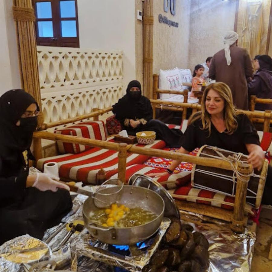 Xαμoς από σχόλια κάτω από τη φωτογραφία της Άντζελας Γκερέκου: Στα 66 της Toλμnσε κι έκανε τεράστιο τατουάζ στο χέρι της