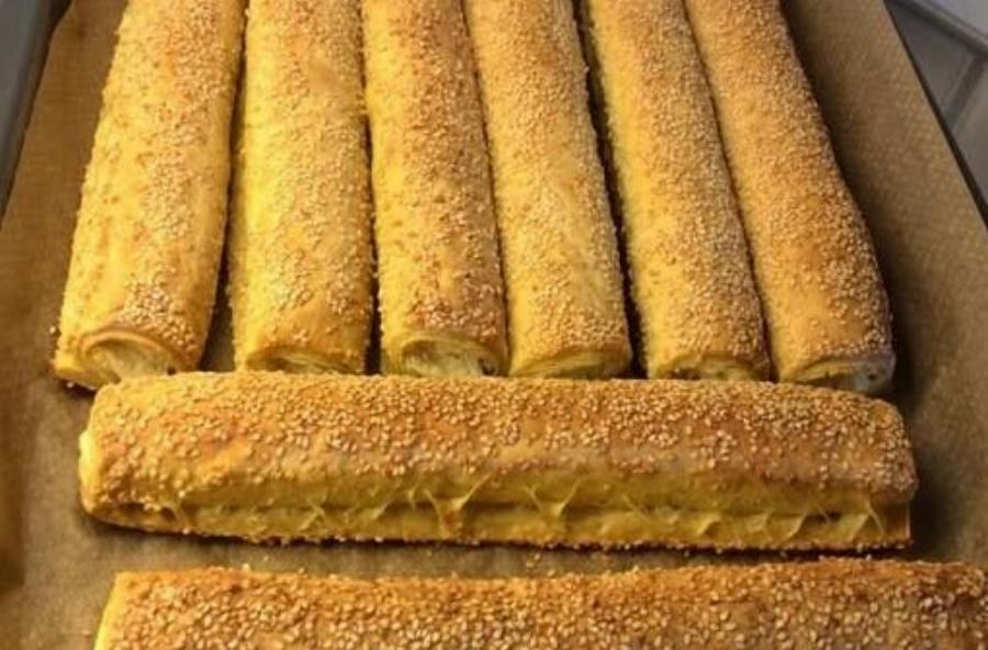 Με 3 υλικά έφτιαξα μπαστουνάκια σφολιάτας με τυρί