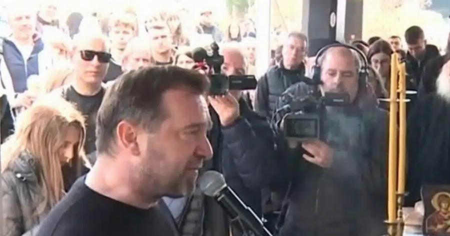 «Σκύβω το κεφάλι μου σε όλους εσάς εδώ και σε όλη την Ελλάδα που αφήσατε ό,τι κάνατε, αυτό είναι πολύ σημαντικό για εμάς»