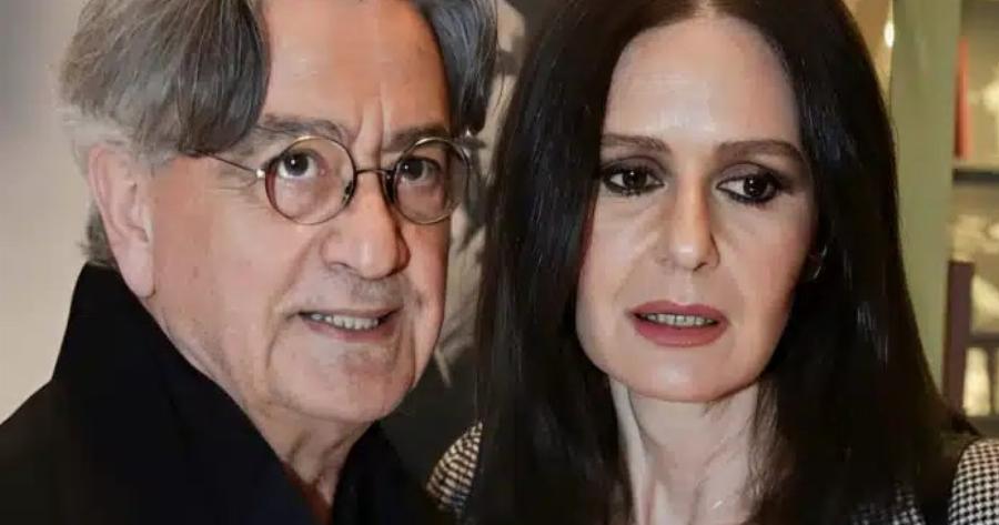 Όλοι παρατηρήσαν το στεφάνι της Κάτιας Δανδουλάκη και δάκρυσαν: Το στεφάνι στην Knδεiα του Νίκου Γαλανού που pαγισε καρδιές