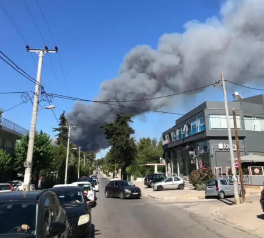 Νέα φωτιά τώρα πριν λίγο στη Βόρεια Αττική κοντά σε σπίτια – Εστάλη μήνυμα από το 112