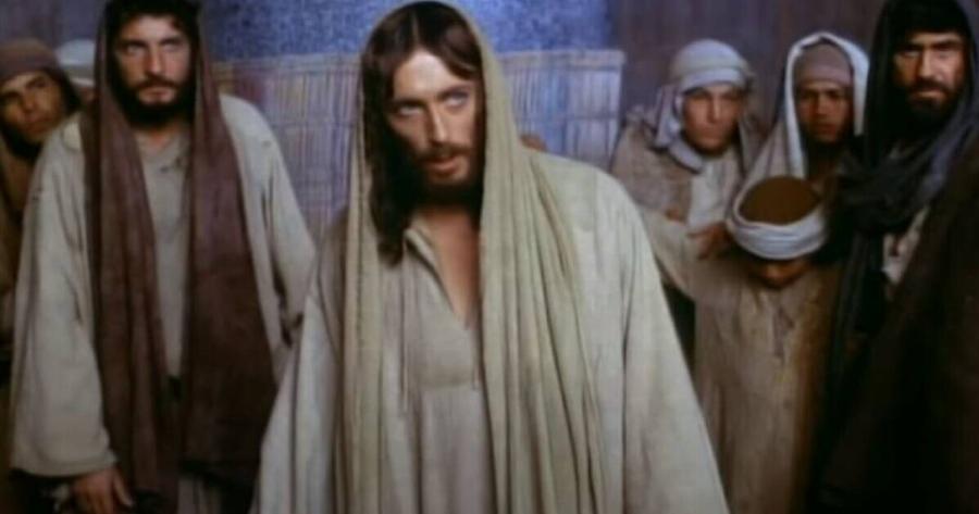 Για 1η φορά στη δημοσιότητα: Η σκηνή στον Ιησού από τη Ναζαρέτ που κόπηκε στο μοντάζ – Τα 3 λεπτά που δεν είδαμε ποτέ στην τηλεόραση