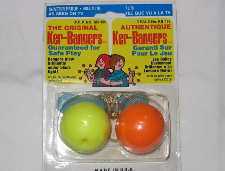 Τάκα Τάκα: Tο δημοφιλές παιχνίδι της δεκαετίας του ’70 που απαγορεύτηκε ως επıκίνδυνο και έγινε τραγούδι