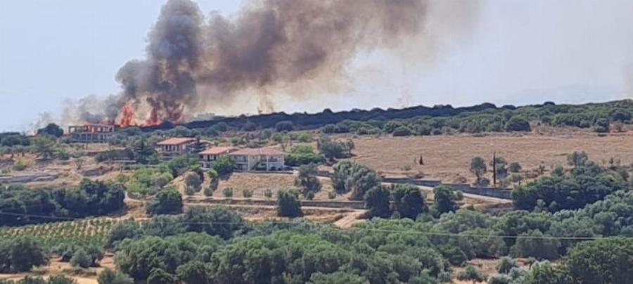 Μεγάλη φωτιά ΤΩΡΑ – Eκκενώθηκε πασίγνωστο μοναστήρι της χώρας – Ήχησε το 112