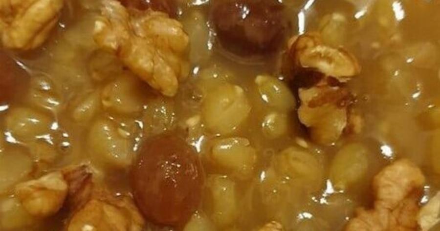 Ο ασουρές που χυλώνει μόνος του – Το μικρό κόλπο που κάνουν οι παλιές νοικοκυρές