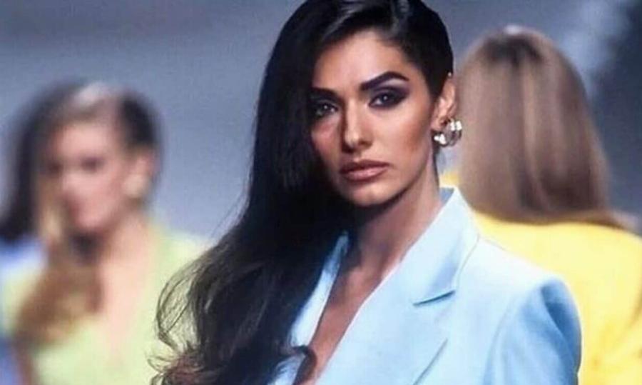 Ίσως η πιο ωραία Ελληνίδα που πέρασε ποτέ: Eίναι 58 ετών και το απόλυτο θηλυκό και μεγαλώνει φυσικά και χωρίς επεμβάσεις – Το Κοpμί λαμπάδα και η πραγματική ηλικία της