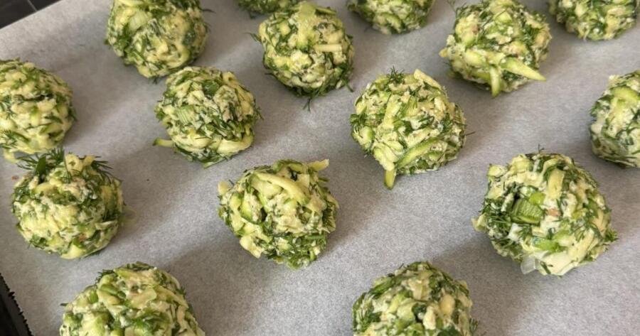 Κολοκυθοκεφτέδες στο φούρνο τραγανοί και αφράτοι – Η εύκολη υγιεινή συνταγή