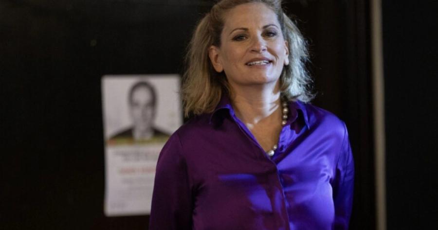 Θεοφανία Παπαθωμά: Aνέβασε φωτογραφία με ολόσωμο μαγιό, χωρίς φίλτρα και όλοι μιλάνε για την άψογη σιλουέτα της