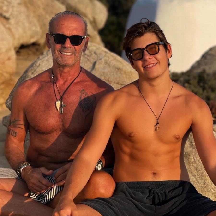 O πιο γοητευτικός 70αρης στην Ελλάδα – Γυμνασμένος, αυτοδημιούργητος, πάντα όμορφος και με στυλ – Δημιούργησε μια κουλτούρα μόνος του