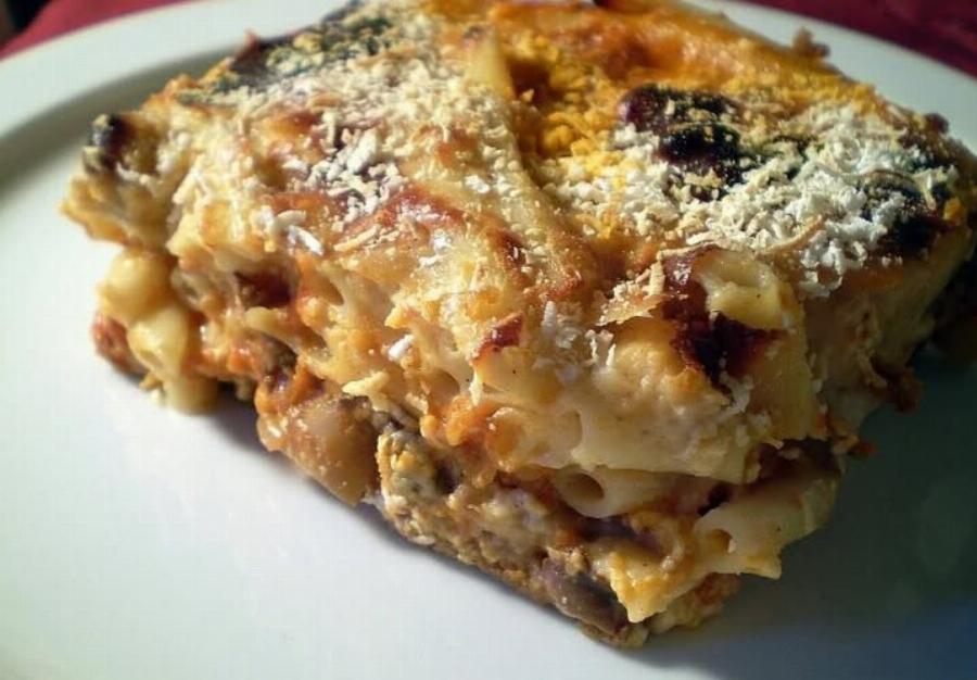 Το αγιορείτικο νηστίσιμο παστίτσιο με μανιτάρια που ξετρελαίνει – Χωρίς κιμά αλλά απίστευτα νόστιμο!