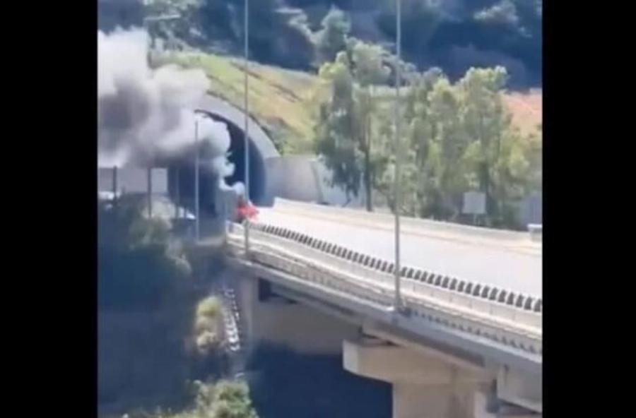 Φωτιά τώρα μέσα σε τούνελ – Πανıκός στην εθνική οδό