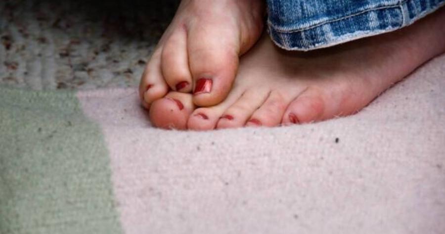 Γιατί έχετε συχνά κρύα πόδια; Τι δείχνει για την υγεία σας;